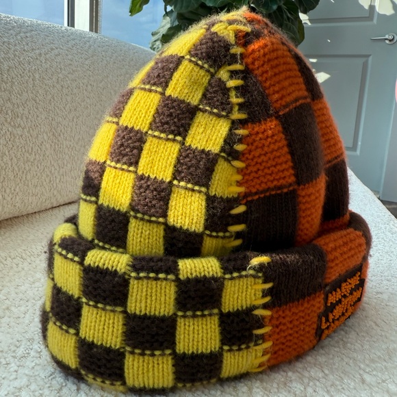 Louis Vuitton Orange and Brown Knit Beanie - Picture 4 of 8
